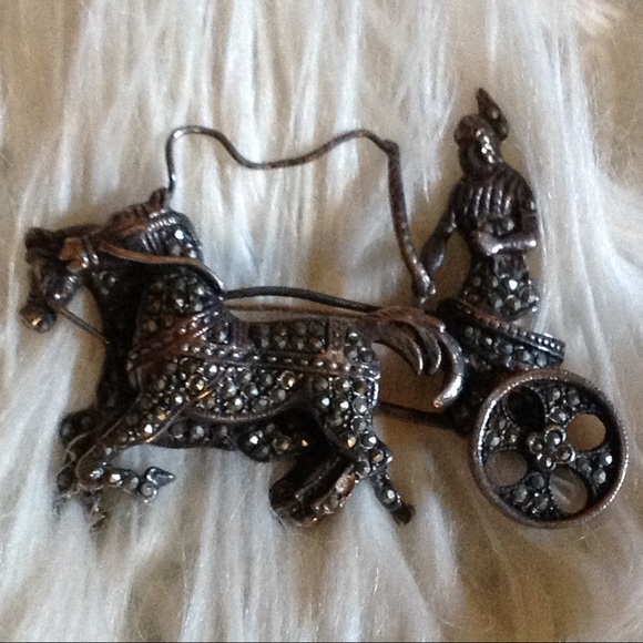 925 Silver Marcasite Articulated Roman Chariot Brooch - Picture 2 of 8